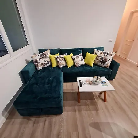 Johan's Modern Penthouse Apartman *